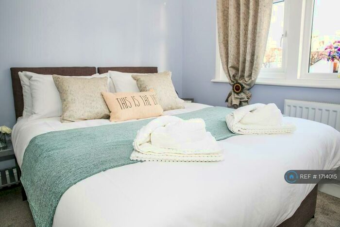 2 Bedroom Terraced House To Rent In South Cliff Avenue, Eastbourne, BN20