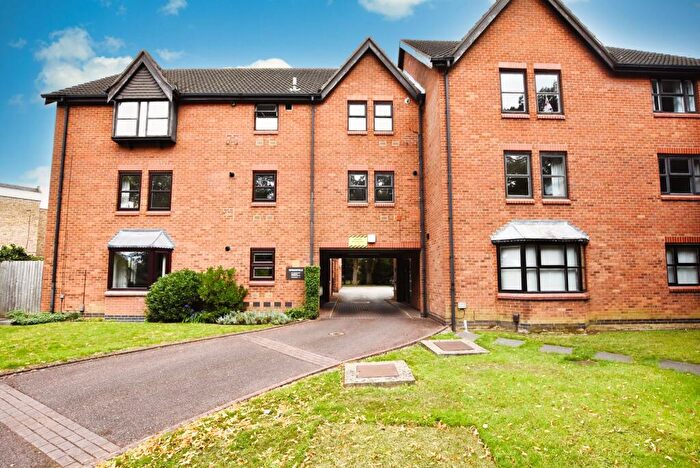 2 Bedroom Flat For Sale In St. Marys Road, Clarendon Park, Leicester, LE2