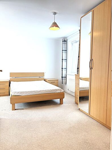 1 Bedroom Flat To Rent In Symphony Close, Edgware, HA8