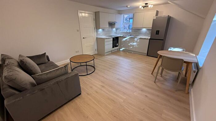 1 Bedroom Apartment To Rent In Chatham Grove, West Didsbury., M20