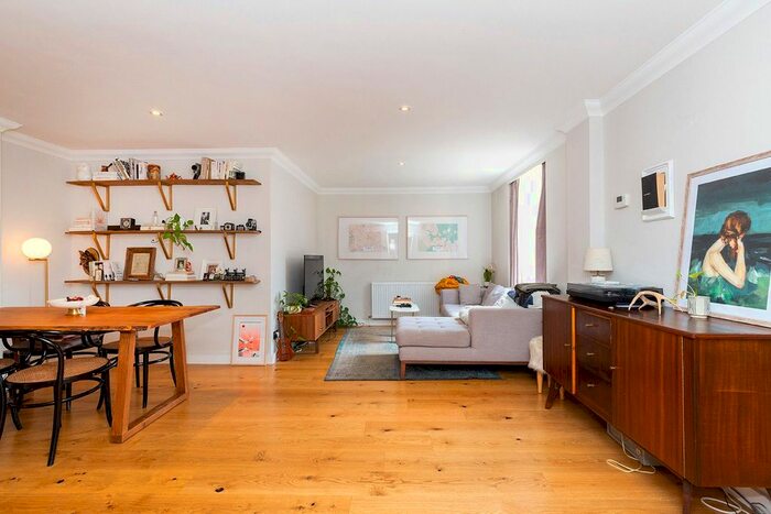 2 Bedroom Flat To Rent In Devonia Road, London, N1