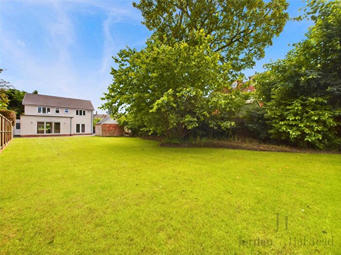 4 Bedroom Detached House For Sale In Warrington Road, Mickle Trafford, Chester, Cheshire, CH2