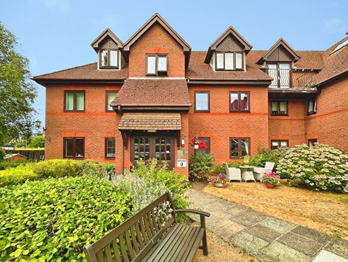 1 Bedroom Retirement Property For Sale In Firwood Court, Southwell Park Road, Camberley, Surrey, GU15