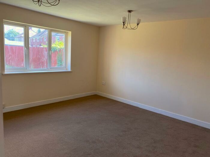 2 Bedroom Detached Bungalow To Rent In Offlow Mews, Tipton, West Midlands, DY4