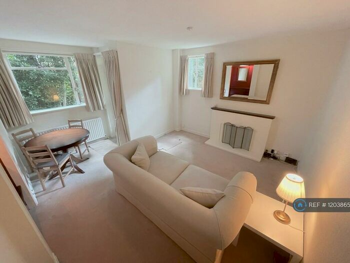 2 Bedroom Flat To Rent In Nightingale Lane, Clapham, SW12