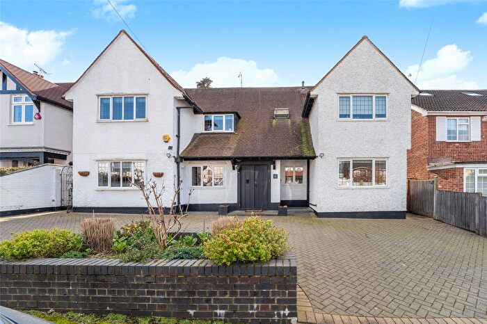 4 Bedroom Detached House For Sale In Silverdale Road, Bushey, Hertfordshire, WD23