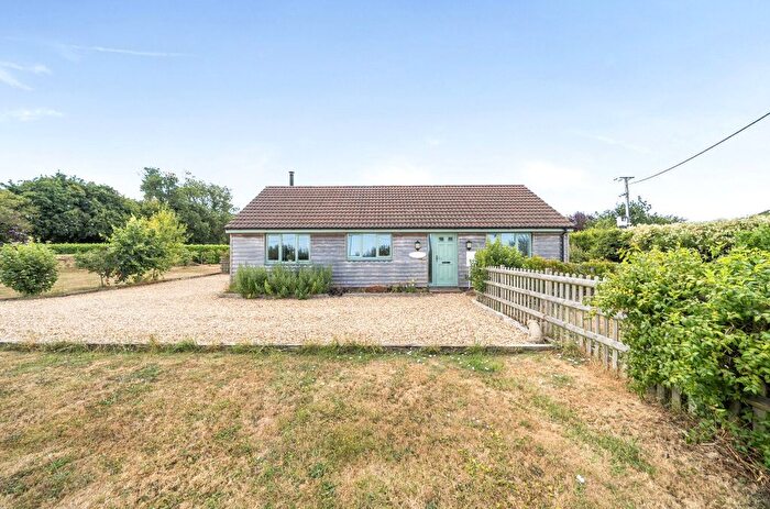 2 Bedroom Bungalow For Sale In High Road, Horsington, Templecombe, Somerset, BA8