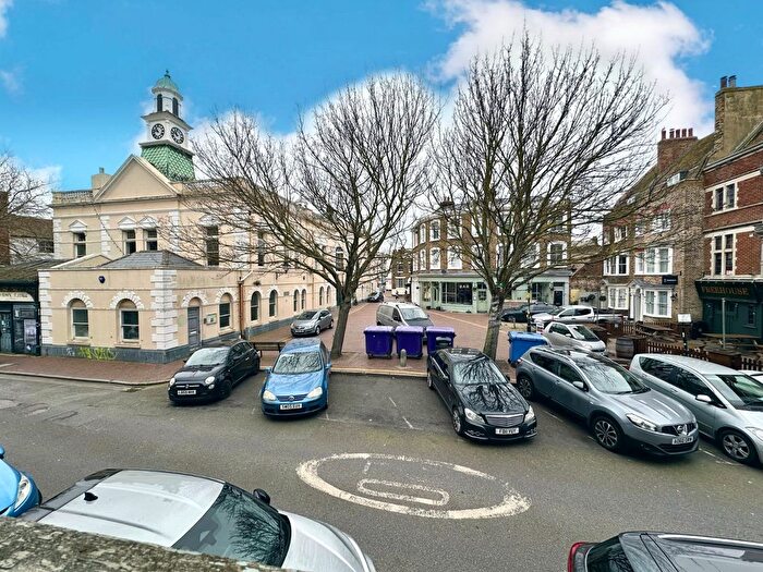 2 Bedroom Flat To Rent In Market Place, Margate, Kent, CT9