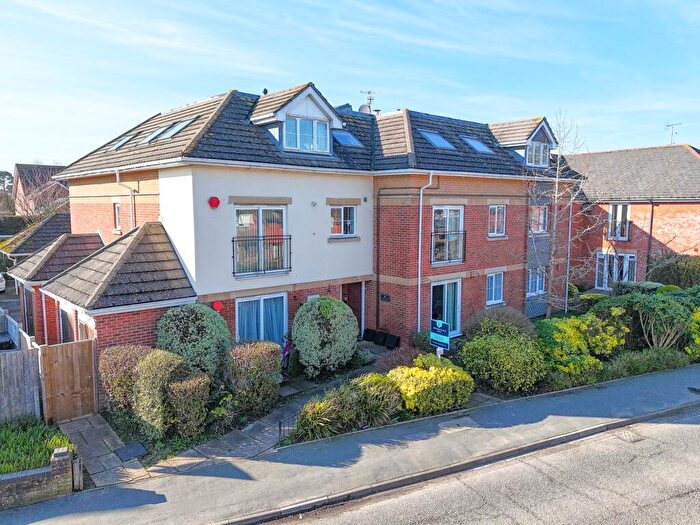 2 Bedroom Apartment For Sale In Fernhill Lane, New Milton, BH25