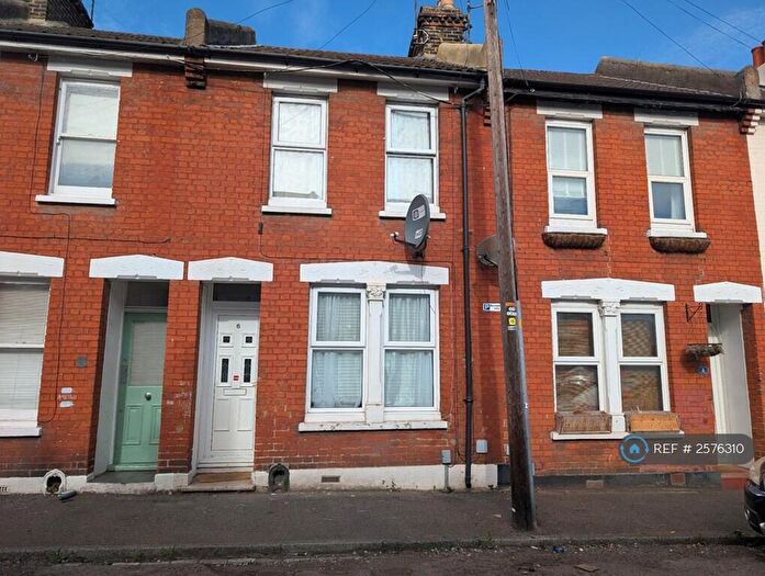 3 Bedroom Terraced House To Rent In Church Street Rochester, Rochester, ME1