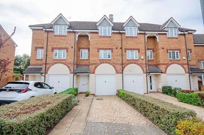 3 Bedroom Town House For Sale In Cave Close, Downend, Bristol, BS16