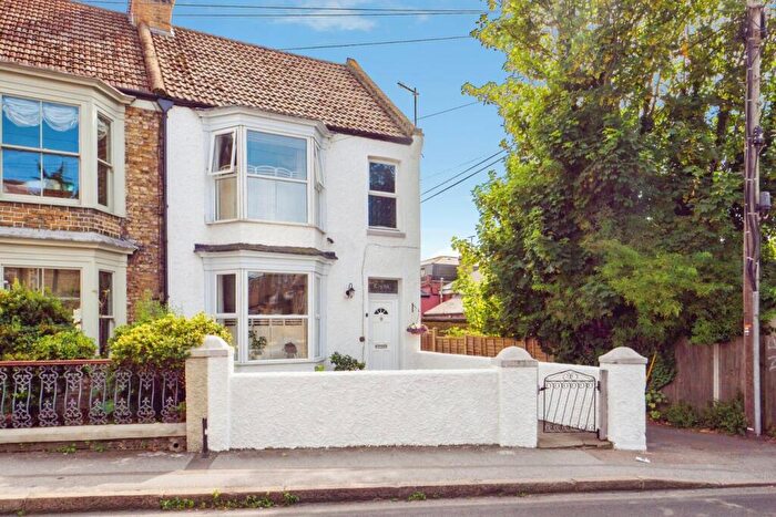 4 Bedroom Semi Detached House For Sale In St Peters Road, Margate, CT9