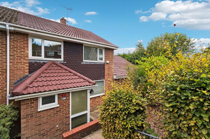 4 Bedroom End Of Terrace House For Sale In Woodcote Green, Downley, HP13