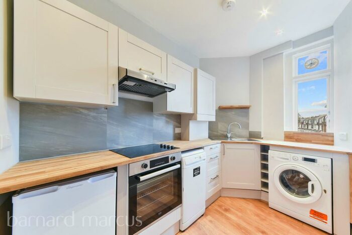 2 Bedroom Flat To Rent In Muswell Hill Broadway, Muswell Hill, N10