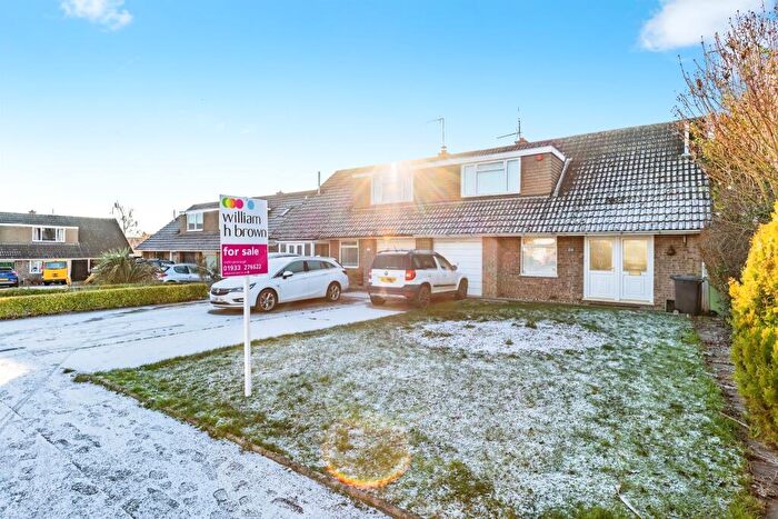 2 Bedroom Cluster House For Sale In Edwards Drive, Wellingborough, NN8