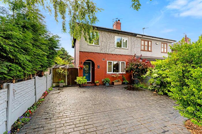 3 Bedroom Semi Detached House For Sale In Princes Avenue, Tyldesley, M29