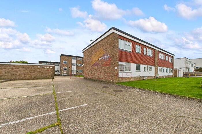 2 Bedroom Flat For Sale In Cliff Court, Frinton On Sea, CO13