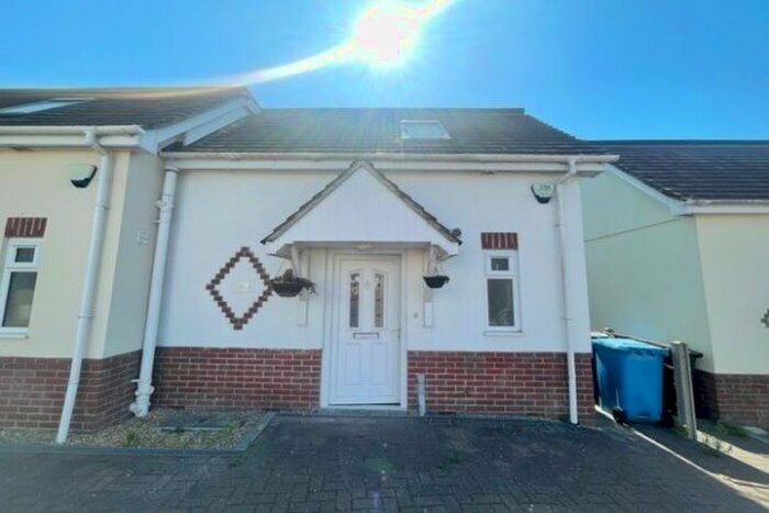 2 Bedroom Property To Rent In Wharfdale Road, Poole, BH12