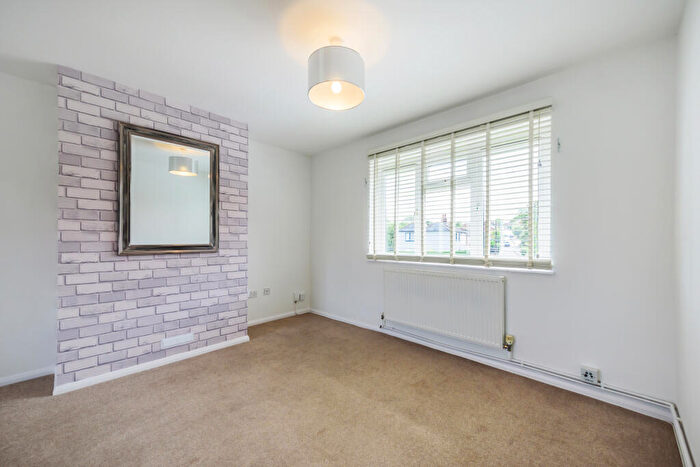 2 Bedroom Apartment To Rent In Red Rose, Binfield, Bracknell, RG42