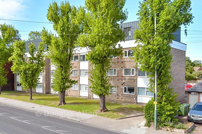 1 Bedroom Flat For Sale In Upminster Road, Hornchurch, Essex, RM11