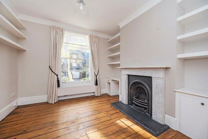 4 Bedroom House To Rent In Brownlow Road, Hackney, London, E8
