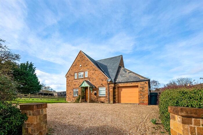 3 Bedroom House For Sale In Back Street, Ilmington, CV36