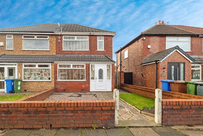 2 Bedroom Semi Detached House For Sale In Windsor Road, Denton, Manchester, Greater Manchester, M34