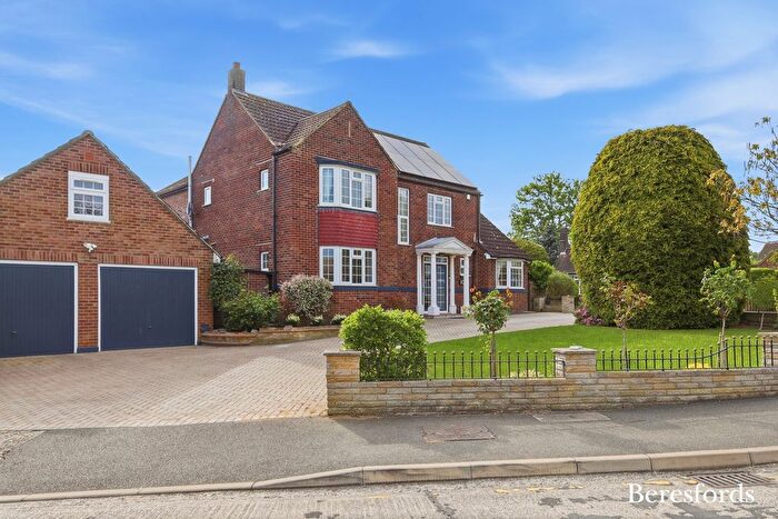 4 Bedroom Detached House For Sale In Dalrymple Close, Chelmsford, CM1