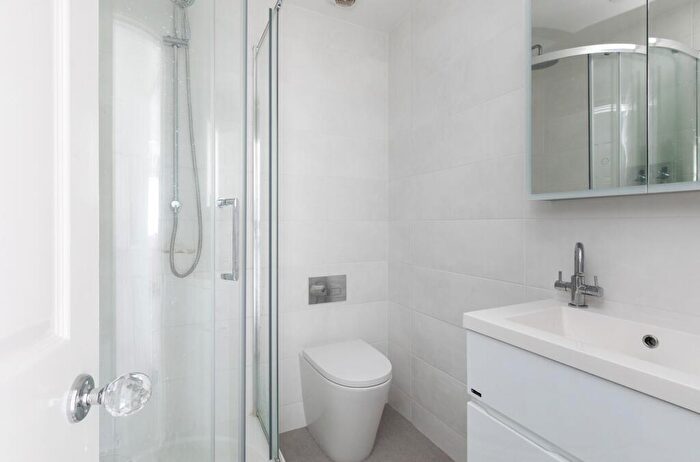 5 Bedroom Detached House For Sale In The Oaks, Rustington, BN16