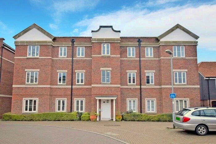 2 Bedroom Flat To Rent In Whyke Marsh, Chichester, West Sussex, PO19