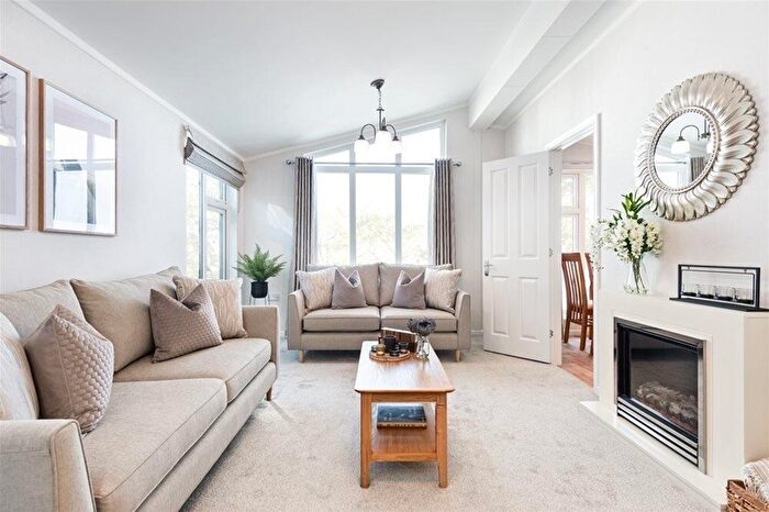 2 Bedroom Park Home For Sale In Newport, Isle Of Wight, PO30