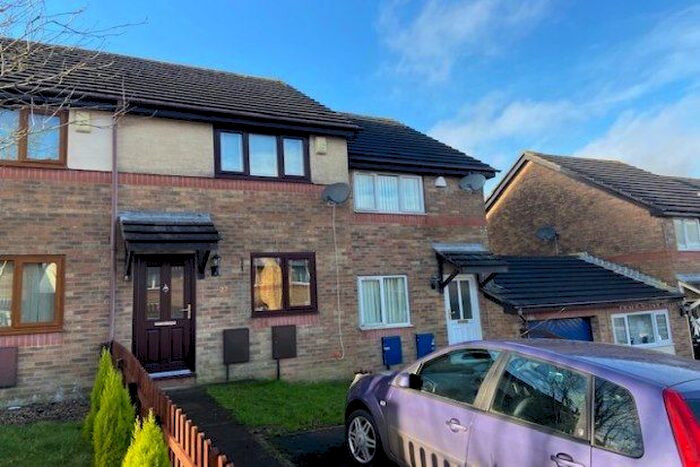 2 Bedroom Property To Rent In Neyland Drive, Abertawe, SA5