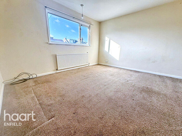 3 Bedroom Semi Detached House For Sale In Norton Close, London, E4