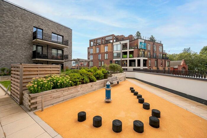 1 Bedroom Flat To Rent In Glade Path, Southwark, London, SE1