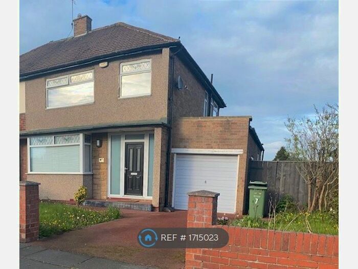 3 Bedroom Semi-Detached House To Rent In Birkdale Road, Stockton-On-Tees, TS18