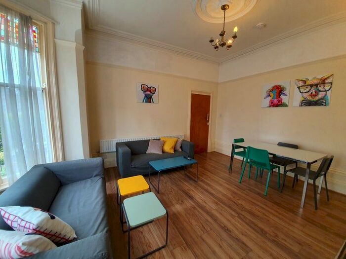 6 Bedroom Terraced House To Rent In Ashleigh Road, Leicester, LE3