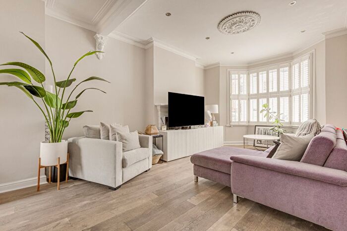 5 Bedroom Terraced House To Rent In Bronsart Road, Munster Village, SW6