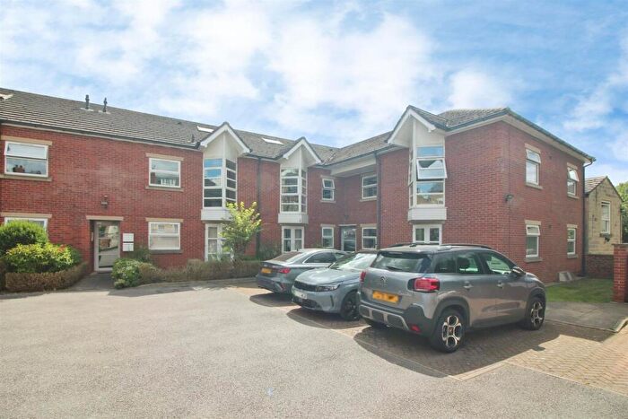2 Bedroom Flat For Sale In Aberford Road, Woodlesford, Leeds, LS26