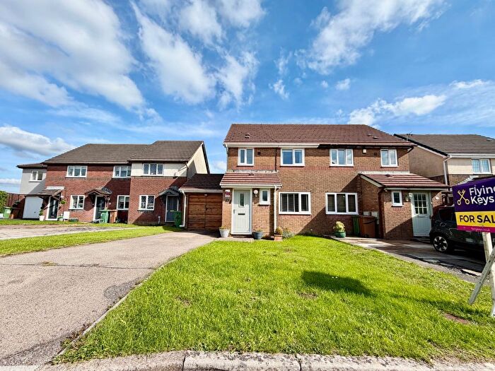 3 Bedroom Semi-Detached House For Sale In Linden Lea Drive, Blackwood, NP12
