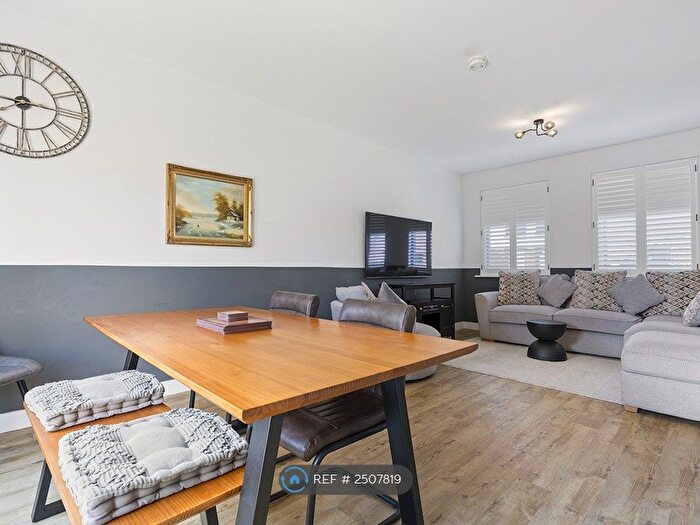 3 Bedroom End Of Terrace House To Rent In Pearson Place, York, YO31