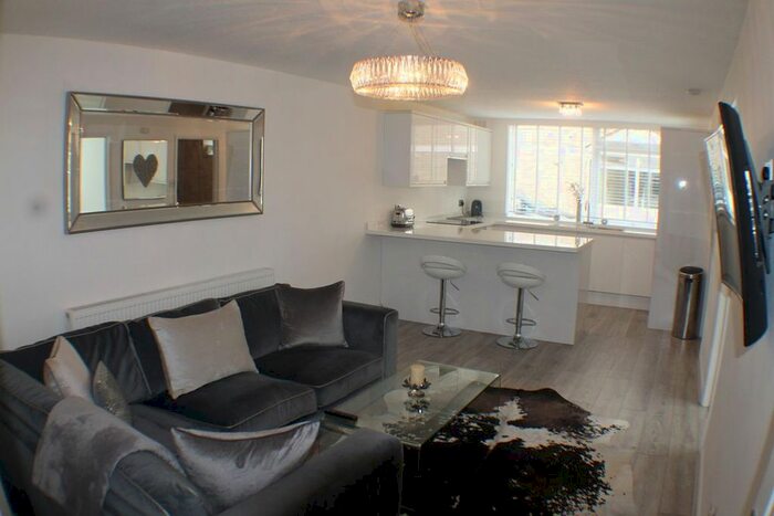 2 Bedroom Flat To Rent In West Park, London, SE9