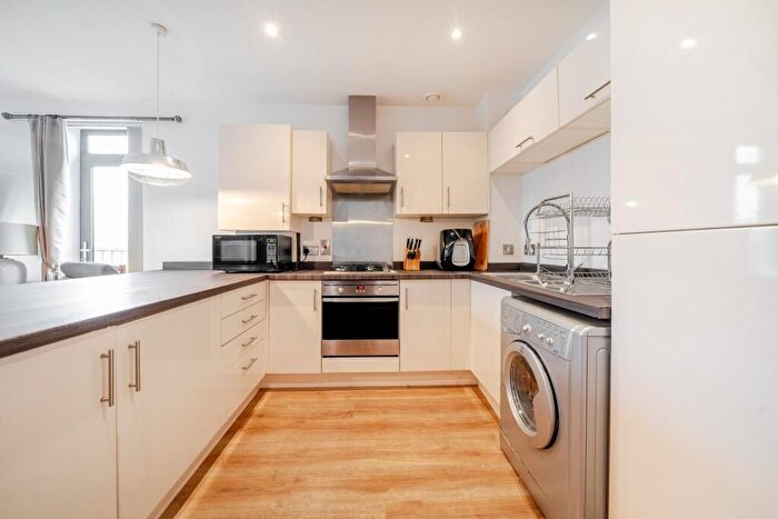 2 Bedroom Flat To Rent In Laleham Road, London, SE6