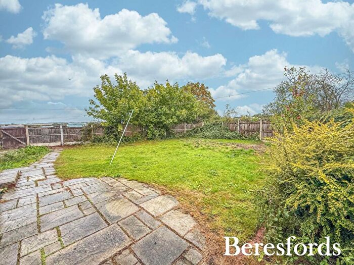 3 Bedroom End Of Terrace House For Sale In St. Marys Lane, North Ockendon, RM14