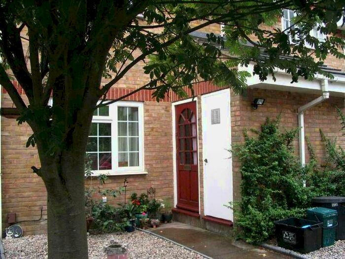 1 Bedroom Property To Rent In Windmill Road, Hampton Hill, TW12
