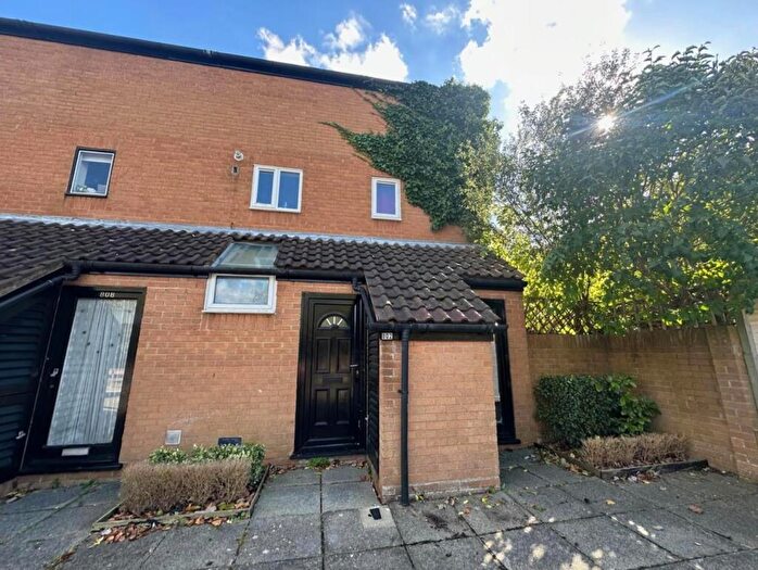 1 Bedroom Flat To Rent In North Row, Milton Keynes, MK9