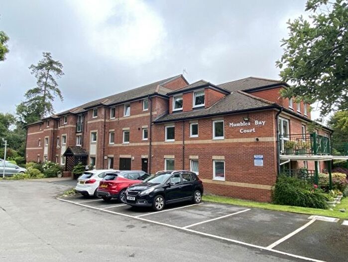 2 Bedroom Flat To Rent In Mayals Road, Blackpill, Swansea, SA3