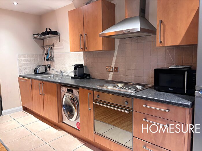 1 Bedroom Flat To Rent In Central Gardens, Mount Pleasant Street, L1