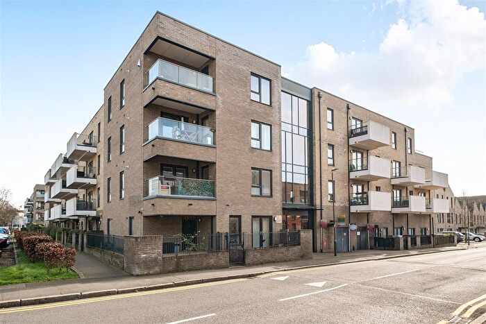 2 Bedroom Flat For Sale In Tranquil Lane, Harrow, HA2