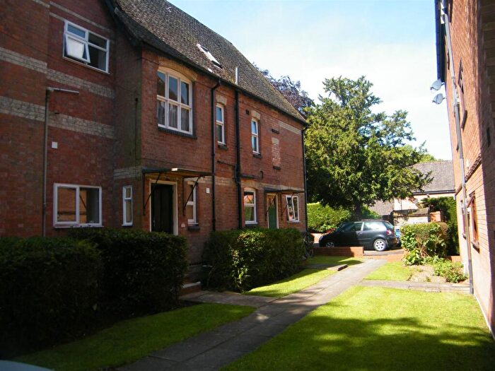 1 Bedroom Apartment To Rent In Derby Lodge, Lillington Road, CV32