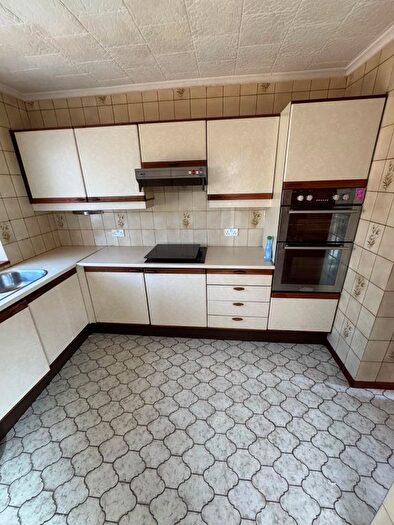 4 Bedroom Semi Detached House To Rent In Romford, RM6